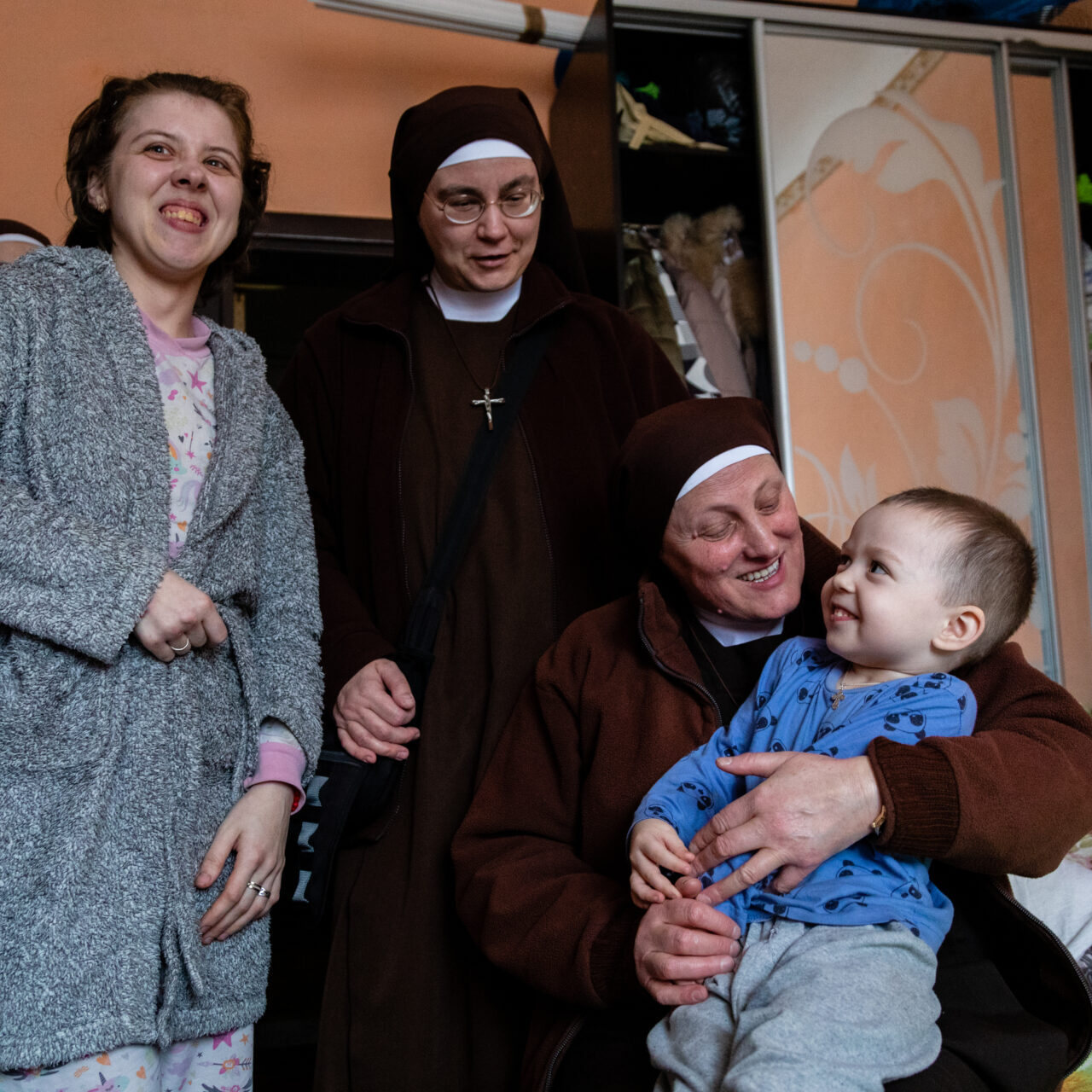 Natalya has minor mental disorders. Together with her blind husband and son Serhiy, she lives in a dormitory for partially sighted and blind people in Zhytomyr. The Franciscan nuns help the residents of the dormitory - they bring necessary things, and they also communicate with children and adults.